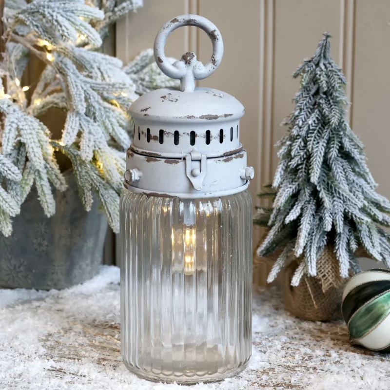 Chic Antique - Französische Stalllaterne in Antik-Weiß mit LED & Timer