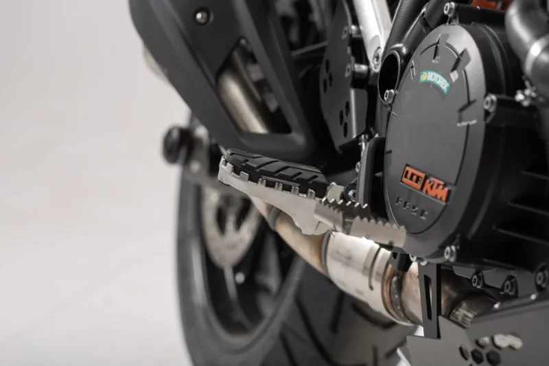 KTM 990 Supermoto R [2012] - ION Fußrasten-Kit – Bild 1