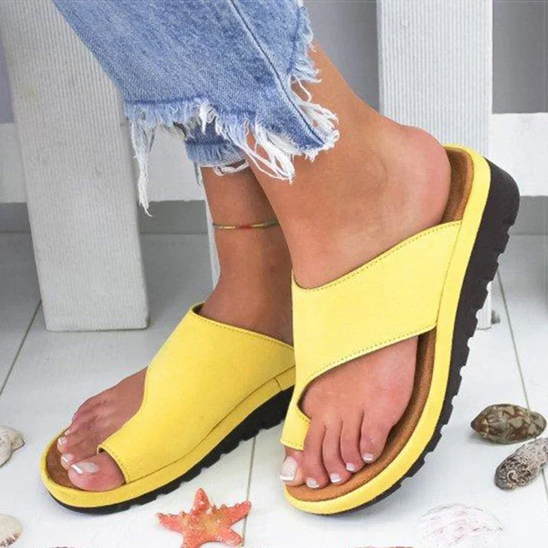 Gelbe Damen-Sandalen, bequem, rutschfest, Sommermode, lässig, mit schwarzer Sohle.