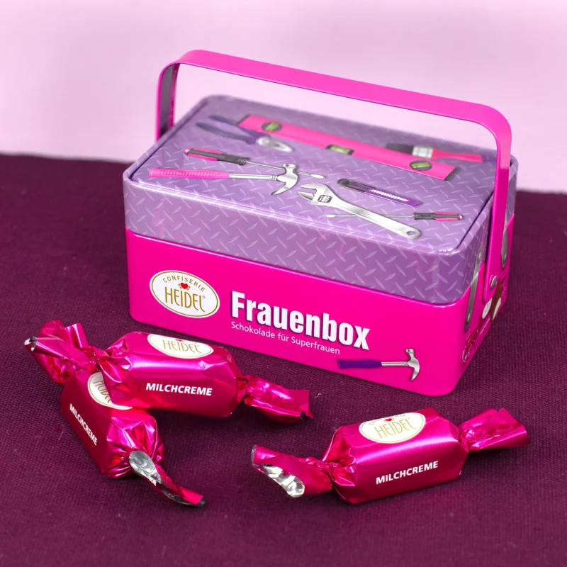 Frauenbox mit Schokolade in pinker Blechdose in Werkzeugkasten Form als Geschenk für Frauen