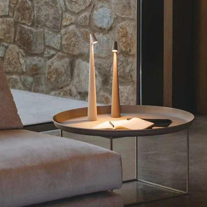 Kabellampe im skandinavischen Stil – Minimalistische LED-Leuchte, wiederaufladbar und tragbar | Karnz
