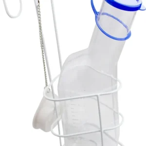 Transparente Urinflasche für Männer mit einem Fassungsvermögen von 1000 ml. Die Flasche hat eine praktische Form für eine einfache Handhabung im Bett und im Sitzen. Sie verfügt über einen großen, ergonomischen Ausguss und einen fest schließenden Deckel, um ein Auslaufen zu verhindern. Die klare Kunststoffoberfläche ermöglicht eine einfache Überprüfung des Füllstands.