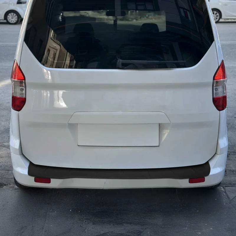 Ladekantenschutz Stoßstange für Ford Tourneo Courier I 2014-2023 Acryl schwarz