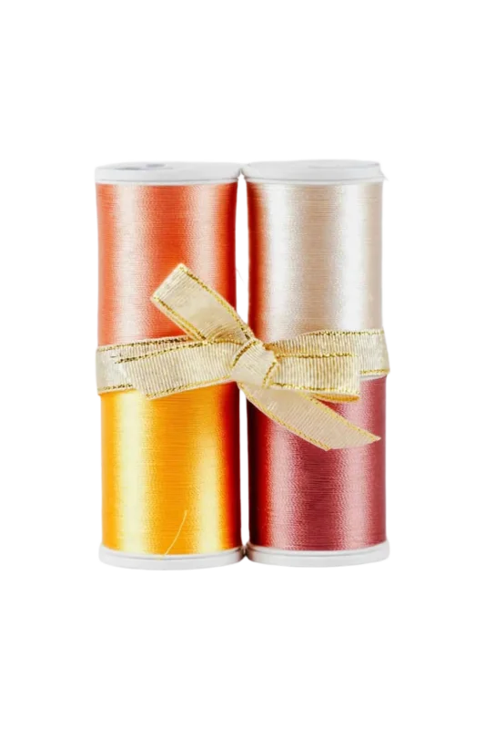 Vier SULKY Rayon 40 Garnspulen des Sets Little Beauty mit dekorativer Schleife
